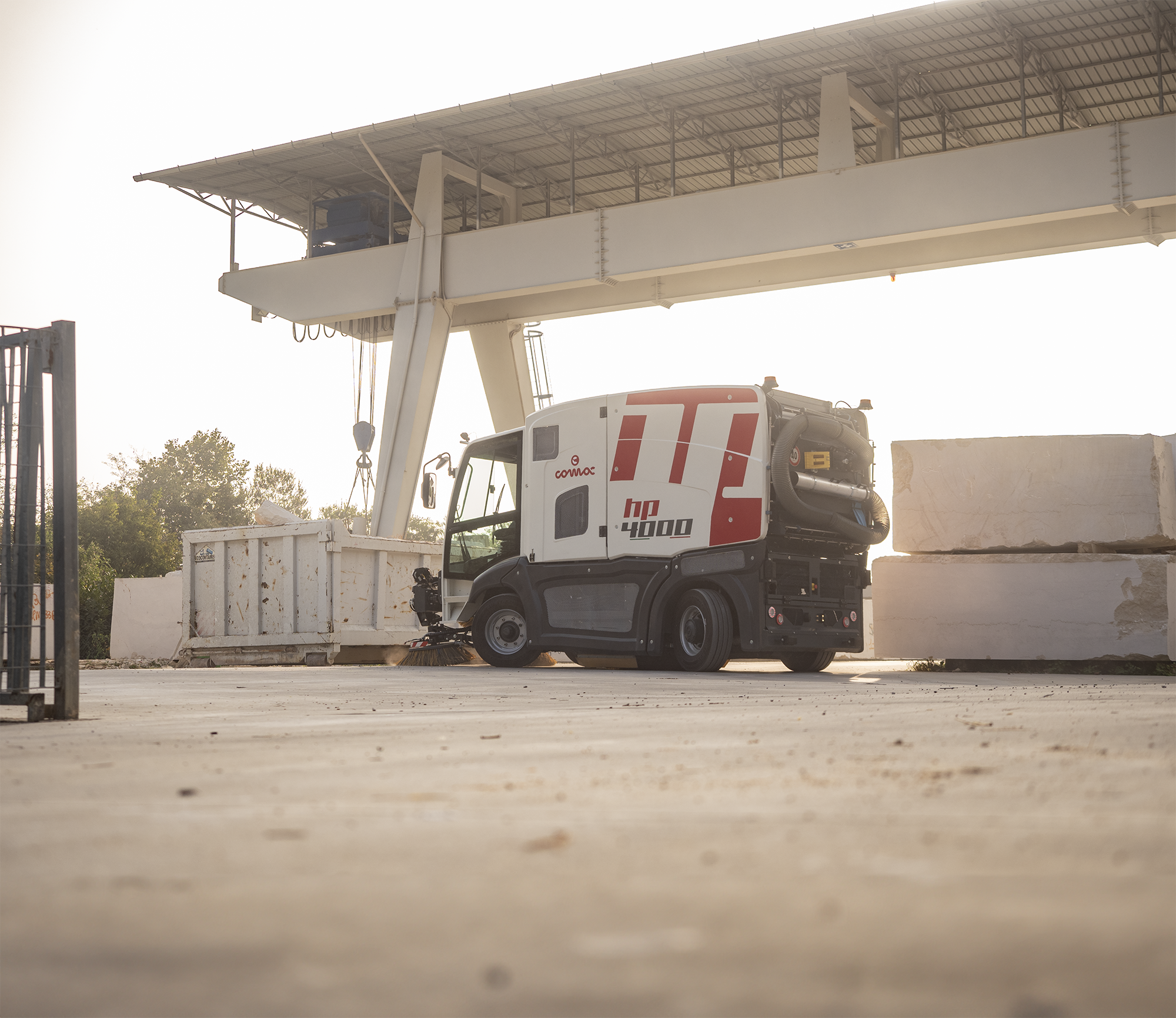Comac HP4000 kommunális seprőgép