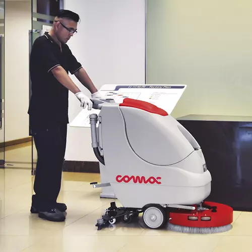 Comac Abila padlósúroló