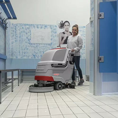 Comac Antea padlósúroló