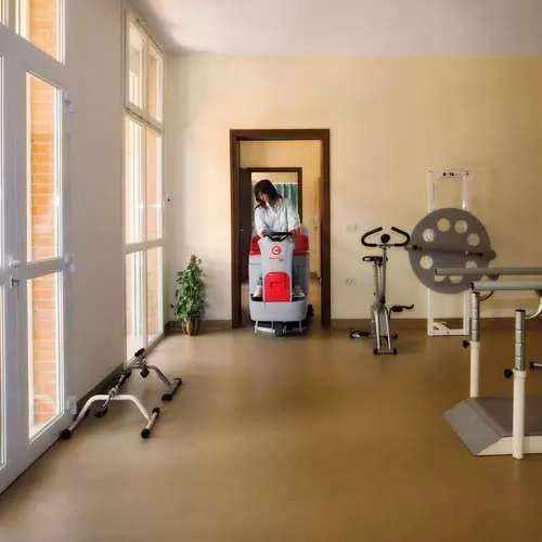 Comac Innova padlósúroló