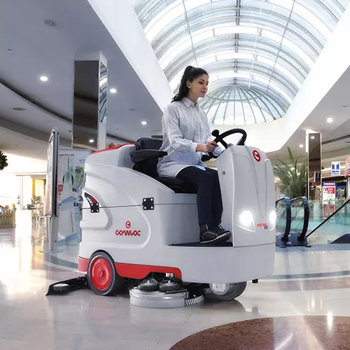 Comac Optima padlósúroló