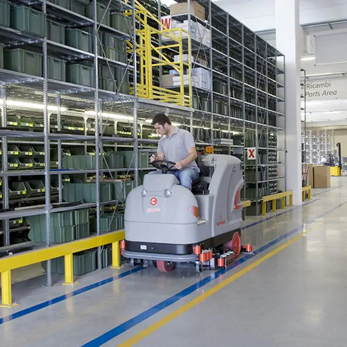 Comac Ultra 120 padlósúroló