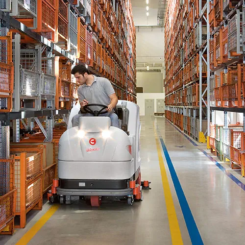 Comac Ultra 120 padlósúroló