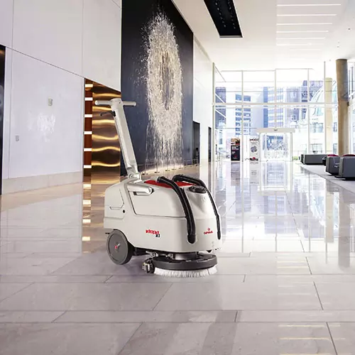 Comac Vispa XL padlósúroló