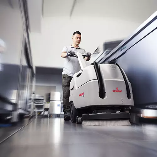 Comac Vispa XL padlósúroló
